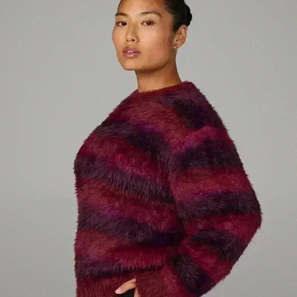 Savage crewneck fuzzy texture long sleeve sweater l. - Picture 3 of 16